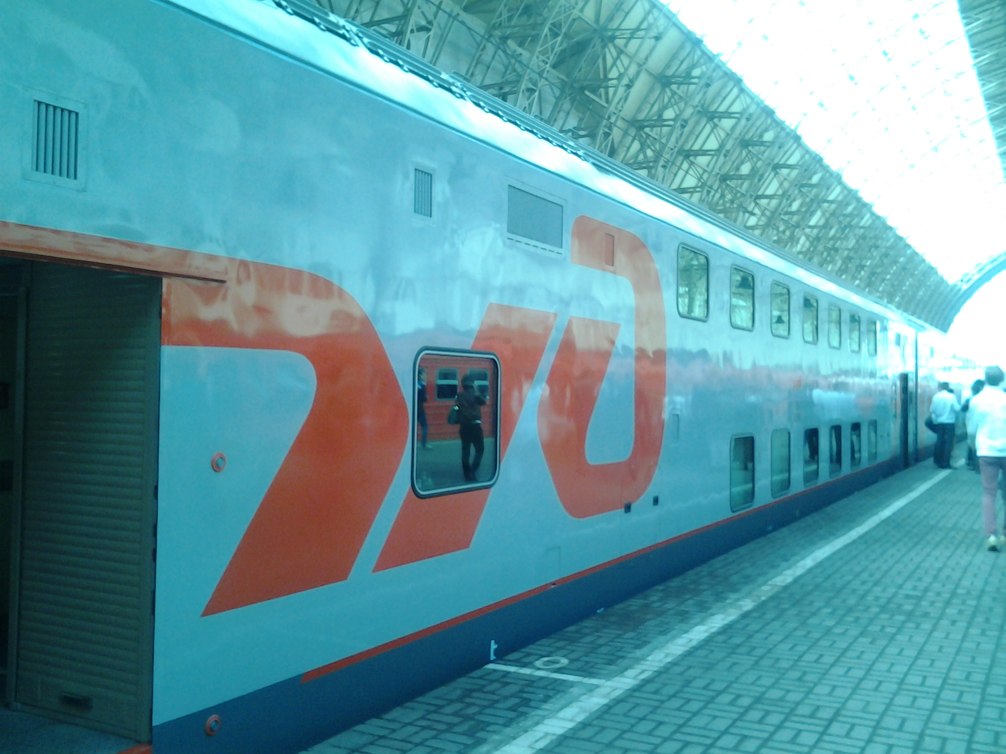 30 августа 2013 года на Киевском вокзале Москвы состоялась презентация новых, произведенных Тверским вагоностроительным заводом, двухэтажных пассажирских вагонов.